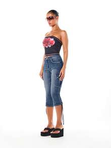 BABYPHAT Celana Jeans Capri Cargo Denim Elastis dengan Kantong Cargo Samping, Kantong Belakang Bordir, dan Detail Tali di Bagian Bawah. - Biru - View 2
