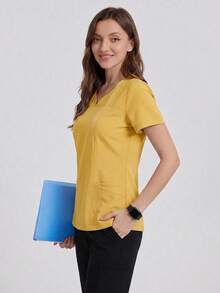 TaskEZ Atasan Seragam Kerja/Pembantu Rumah Tangga Lengan Pendek Model Slim Fit dengan Kerah Bentuk Hati Warna Biru dan Kuning, 4 Saku, Nyaman dan Praktis - Kuning - View 3