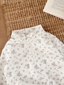 SHEIN Vintaside Kids 女嬰碎花套裝，甜美碎花長袖上衣 + 休閒長褲 2 件套，立領拉鍊設計，適合春秋季女嬰日常穿著或戶外露營野餐旅行或日常休閒公園散步 - 杏色 - 查看 8