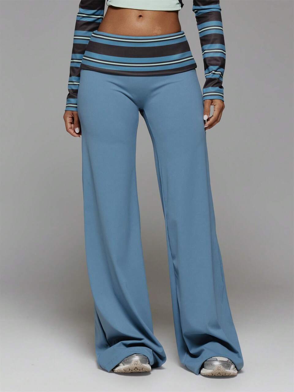 Leggings deportivos ajustados de estilo yoga con cintura plegable, rayas de color contrastante y campana, para entrenamiento, gimnasio, pilates, fitness y uso diario, diseño lindo