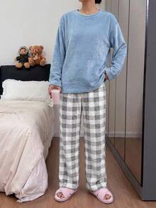 DAZY Autumn/Winter Flannel Solid Color Loose Long Sleeve Top & Plaid Long Pants 2-Piece Women's Pajama Set - Blue - View 5