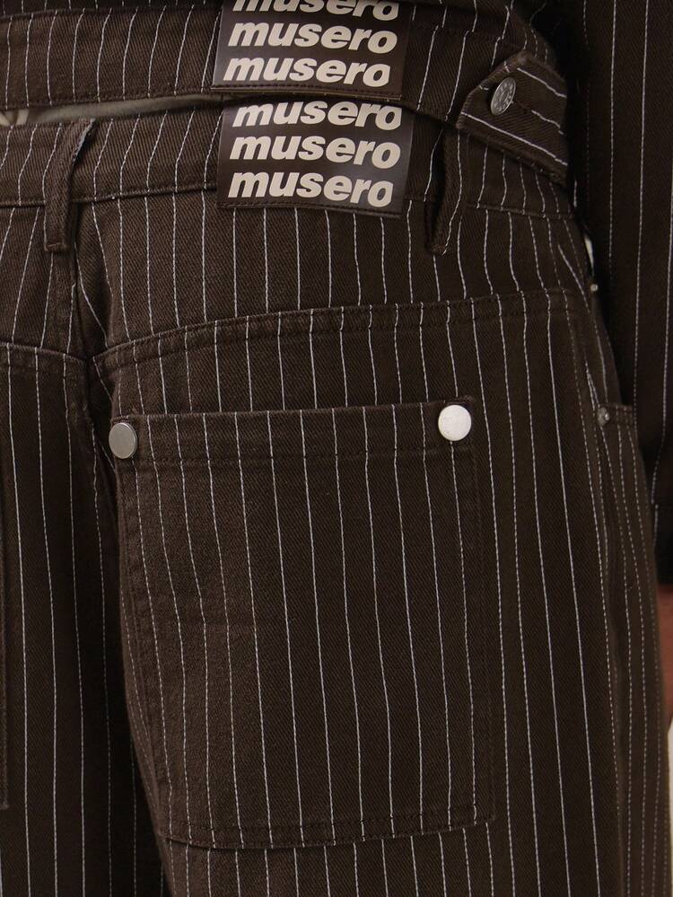 بنطلون جينز مخطط بقصة فضفاضة وكبيرة الحجم مع حزام خصر وحلقات حزام وتفاصيل رقعة "Musero" في الخلف، بنطلون فقط - قهوة بني - مشاهدة 5