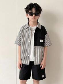 SHEIN 2pcs/Set Setelan Anak Laki-laki Remaja Nyaman, Serbaguna, Longgar, Gaya Korea, Modis, Personalisasi, Keren, Kemeja Bergaris, Atasan Warna Kontras, dan Celana Pendek Hitam, Cocok untuk Musim Semi, Musim Panas, Musim Gugur, Musim Dingin, Cocok untuk Pertunjukan, Cocok untuk Fotografi, Cocok untuk Musim Kembali ke Sekolah, Kemeja Sekolah - Hitam - View 7