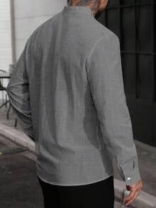 Manfinity CasualCool 男士休閒百搭通勤純色襯衫 - 深灰色 - 查看 2