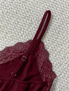 IslaSuriya 女士蕾丝拼接修身吊带背心 - 酒紅色 - 查看 4