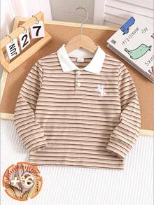 SHEIN 男童冬季新款長袖 Polo 衫，對比色領口白色細緻柔軟親膚針織上衣，小馬刺繡簡約復古風 - 杏色 - 查看 1