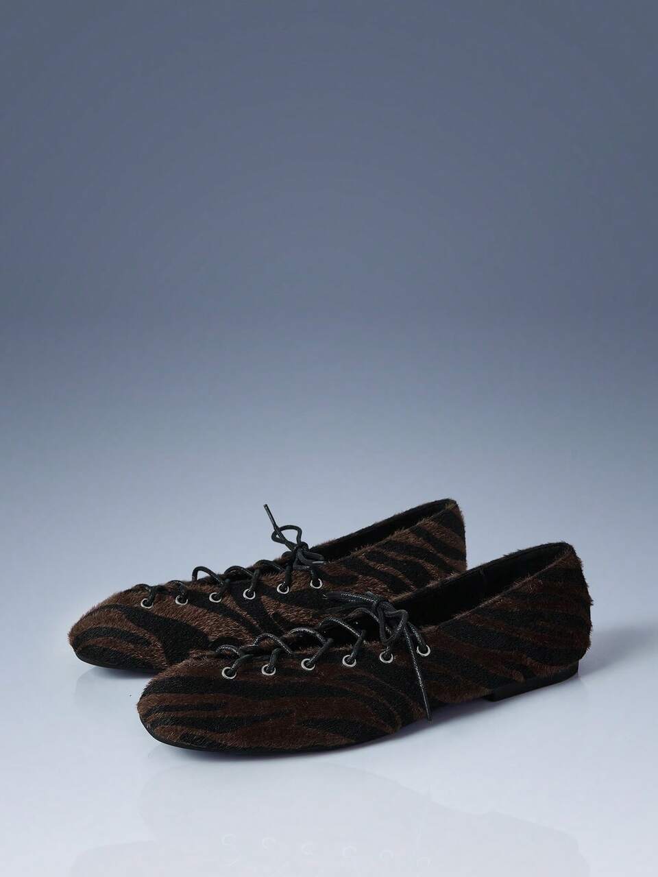 CUCCOO GRLICON Ladies, Willow Nails, Flat Shoes, Vacation Atmosphere, Summer Wear, Travel Essentials, Y2K, Cool Girl Night Out Wear