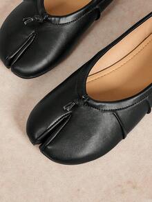 Rosivie Black Split-Toed Ballet Flats, Women's Low Vamp Soft Leather Versatile Commuter Shoes Fall Shoes - Black - View 4