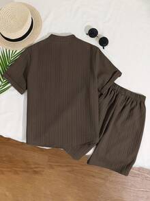 SHEIN Tween Boy Casual Holiday Korean Style Mandarin Collar Half-Zip Short Sleeve Top With Patch & Woven Shorts Set - Brown - View 2