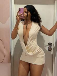 Fiercella Fiercella 女款洋紅色深V領垂墜交叉設計迷你洋裝 - 杏色 - 查看 4