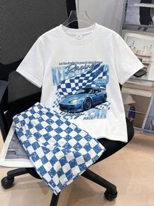 男童 2 件組 T 恤與短褲套裝，賽車英文圖案白色針織圓領短袖套頭上衣，搭配鬆緊腰藍白格紋印花梭織短褲，男童套裝，男童短袖與短褲套裝，男童服飾，賽車，英文，適合 8-12 歲 - 藍白色 - 查看 3
