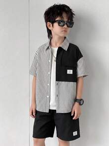 SHEIN 2pcs/Set Setelan Anak Laki-laki Remaja Nyaman, Serbaguna, Longgar, Gaya Korea, Modis, Personalisasi, Keren, Kemeja Bergaris, Atasan Warna Kontras, dan Celana Pendek Hitam, Cocok untuk Musim Semi, Musim Panas, Musim Gugur, Musim Dingin, Cocok untuk Pertunjukan, Cocok untuk Fotografi, Cocok untuk Musim Kembali ke Sekolah, Kemeja Sekolah - Hitam - View 4