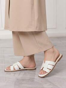 Sleekvia Sandal Kepang Berbentuk H Warna Putih dengan Ujung Persegi dan Sol Datar, Sandal Selop Gaya Retro untuk Wanita - Putih - View 5