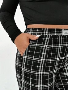 SHEIN Essnce 大尺碼女款秋冬時尚休閒彈性舒適日常黑白格紋鬆緊腰修身錐腳長褲，女款下身褲，秋季穿搭，上班褲，曲線褲 - 黑與白 - 查看 6