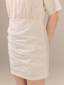 KÆRIA Hus Side Ruched Mini Shirt Dress - Cotton Comfort Stretch - Off-White - Office Brunch, Casual French Minimalist, Everyday Summer - White - View 4