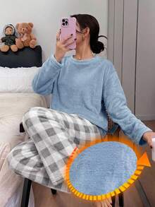 DAZY Autumn/Winter Flannel Solid Color Loose Long Sleeve Top & Plaid Long Pants 2-Piece Women's Pajama Set - Blue - View 3