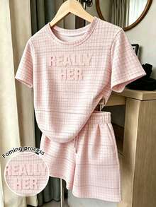 Resyla Setelan 2 Potong Wanita: Kaos Lengan Pendek Leher Bulat Motif Kotak-kotak dan Huruf serta Celana Pendek - MultiWarna - View 1