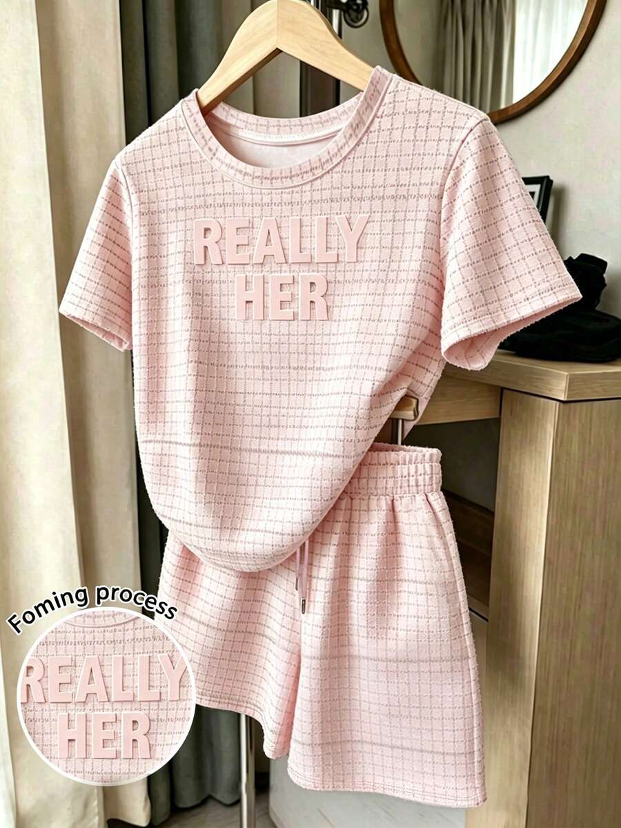 Resyla Setelan 2 Potong Wanita: Kaos Lengan Pendek Leher Bulat Motif Kotak-kotak dan Huruf serta Celana Pendek - MultiWarna - View 1