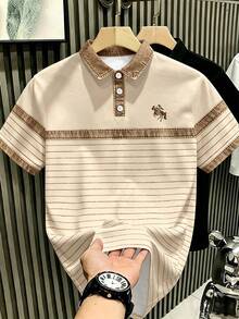 Manfinity Hypemode 復古丹寧風藍白拼色條紋 Polo 衫，小馬標誌印花，藝術領短袖上衣，男女款圖案 T 恤，百搭夏季休閒襯衫 - 彩色 - 查看 4
