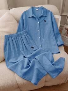SHEIN Tween女孩淺卡其色紋理兩件套，刺繡翻領長袖襯衫搭配同布料鬆緊腰寬腿褲，親膚面料，休閒隨性風格，春/秋日常街頭通勤穿搭，小眾設計極簡套裝 - 藍色 - 查看 6