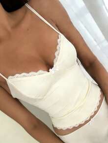 INAWLY 女士新款吊带背心，春夏新款吊带衫，性感杏色基础款背心，休闲撞色蕾丝紧身吊带衫，法式性感杏色夏季拼接上衣，简约性感低胸杏色吊带衫，四季皆宜的基础款打底衫，适合日常穿着、外出、购物、散步、度假、海滩漫步、运动等场合。 - 杏色 - 查看 1
