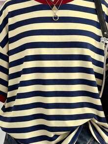 SHEIN EZwear 女士条纹圆领短袖撞色宽松T恤，适合日常通勤、约会、聚会、秋冬夏、圣诞节、新年、感恩节、派对、婚礼、海滩、毕业典礼、时尚、优雅、休闲、外出、约会、预订、通勤、闪亮、情人节、优雅、度假、休闲、Y2K、外出、毕业典礼等场合。 - 彩色 - 查看 5