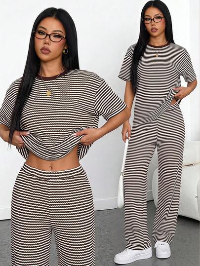 SHEIN PETITE Women's Versatile Colorblock Crew Neck Short Sleeve T-Shirt And Pants 2 Pieces Set