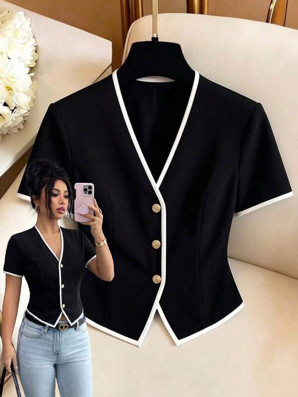 SHEIN Elenzya Blusa elegante casual francesa para mujer, ajustada, de manga corta, cuello en V, con diseño patchwork en blanco y negro, un clásico talla grande vendido