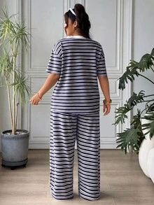 SHEIN EZwear 大尺碼女款條紋拼色短袖上衣與長褲休閒日常兩件套 - 藏蓝色 - 查看 3
