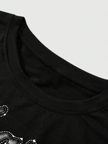 Manfinity EMRG 男士字母與圖案印花短袖T恤與短褲休閒日常套裝 - 黑色 - 查看 4