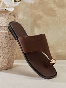 VACAZURE Women's Outdoors Flat Sandals Toe Ring Slip On Open Toe Slide Sandals Valentine's Day Summer Shoes - Chocolate Brown - View 2