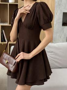 Cévolie Gaun Jumpsuit Vintage Cokelat dengan Leher V Dalam dan Lengan Mengembang, Kain Bertekstur, Desain Rok Dua Lapis 2 in 1, Serbaguna untuk Kencan, Perjalanan, Pesta, Gaya Hot Girl - Coklat - View 6