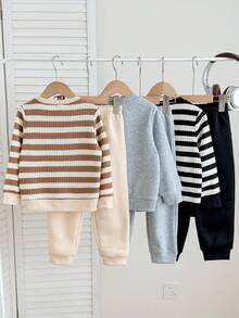 SHEIN 男童裝飾貼布圓領長袖套頭衛衣彈性腰長褲6件套 秋冬休閒基礎條紋中領衛衣多件裝 嬰兒男童冬裝 嬰兒冬裝 中性款 - 彩色 - 查看 2