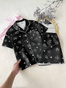 SHEIN 兒童青少年女孩春夏休閒居家緞面愛心印花翻領鈕扣襯衫與短褲家居服套裝 - 黑色 - 查看 4