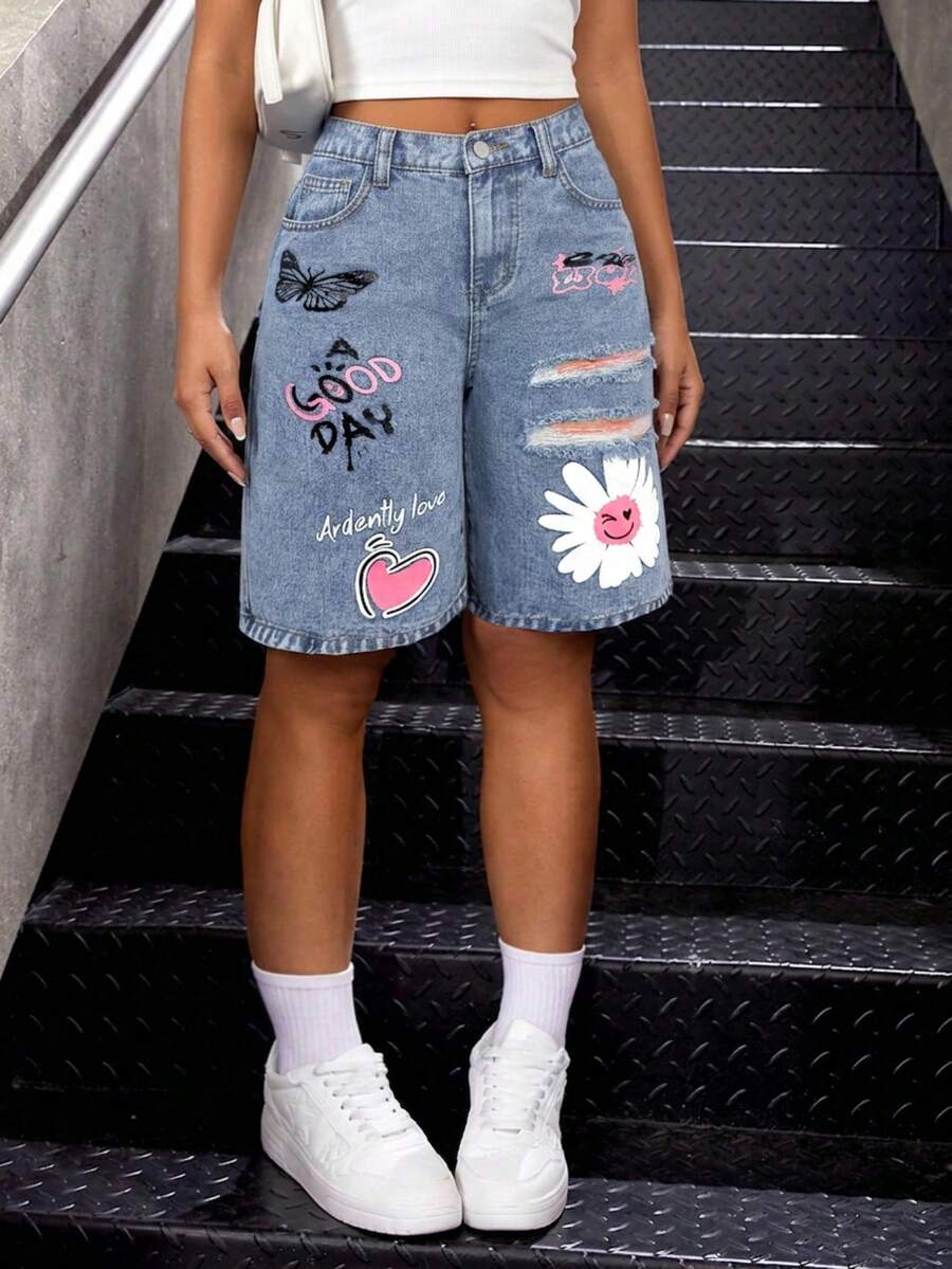 SHEIN 少女字母蝴蝶图案口袋做旧百慕大牛仔短裤 - 淺色水洗藍 - 查看 1