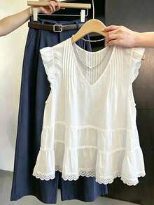 SHEIN Franclia V領百褶蕾絲拼接波點女款上衣 荷葉袖無袖上衣 適合外出與度假 夏季上衣 - 白色 - 查看 1