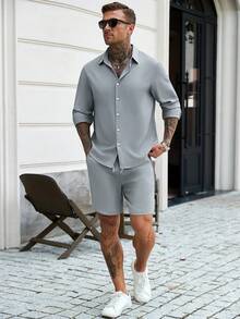 Manfinity CasualCool 男士兩件套：華夫格紋長袖襯衫與抽繩短褲，極簡寬鬆休閒商務通勤度假純色套裝 - 灰色 - 查看 4
