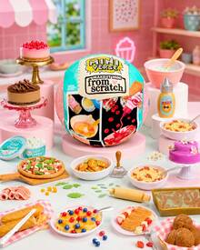MGA Entertainment 1件隨機款式 MGA Miniverse Make It Mini From Scratch 神秘膠囊，隨機款式 DIY 迷你蛋糕甜點手工套件，微型烘焙場景模型，創意組裝，可收藏桌面書架裝飾擺件 - 彩色 - 查看 1