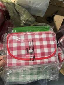 1件 79x79英吋 防水可折疊防污防沙機洗可重複使用輕量大尺寸戶外野餐墊，附收納袋，適合家庭露營、海灘、旅行，四季通用禮品 - 紅色 - 查看 21