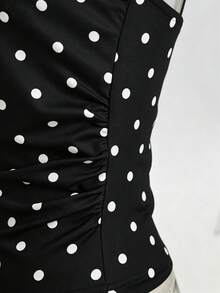 SHEIN Unity Atasan Tanpa Lengan dengan Tali Bahu Tipis Berkerut dan Potongan Ramping Warna Aprikot dengan Polkadot Hitam untuk Musim Semi/Panas - Hitam dan Putih - View 4