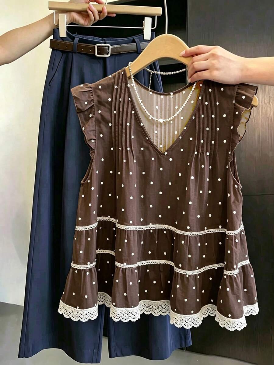 SHEIN Franclia V領百褶蕾絲拼接棕色與白色波點荷葉袖無袖女款夏季上衣,適合度假與日常穿著的優雅上衣 - 棕色 - 查看 1