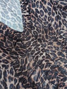 Everyssa Vintage Leopard Print V-Neck Ruffle Trim Cinched Waist Long Sleeve Pleated Petal Sleeve Slimming Blouse - Multicolor - View 5
