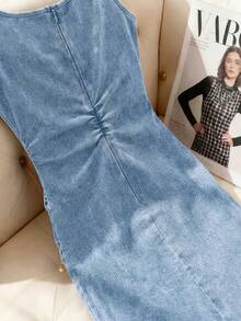 SHEIN MOD 女款夏季休閒抓皺修身無袖牛仔洋裝 - 淺色水洗藍 - 查看 5