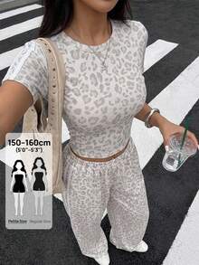 SHEIN PETITE Setelan Kasual Musim Panas Motif Leopard: Kaos dan Celana 2 Potong - Light Grey - View 1