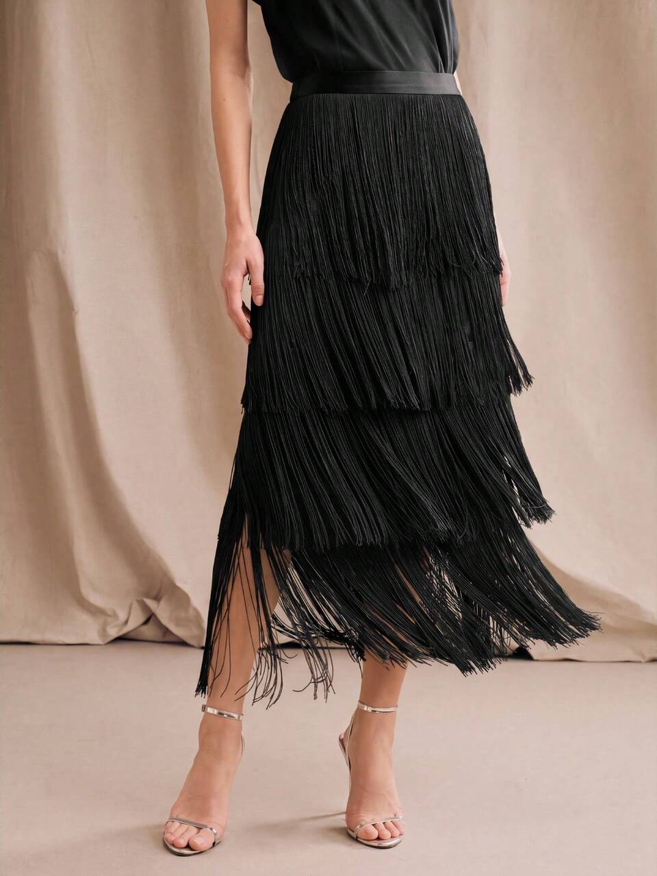 Vestido midi elegante de mujer con capas y flecos negros, nuevo para primavera/verano, estiliza la figura, elegante, formal, para fiesta, chic, trabajo, graduación, boda