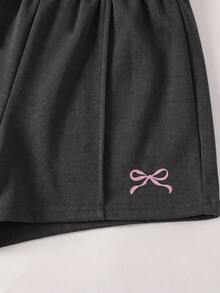 SHEIN 兒童 2件組 青少年女孩短版 T-shirt 迷彩印花抽繩腰休閒牛仔短褲套裝 假期城市淺灰色夏季穿搭 - 深灰色 - 查看 11