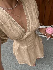 Siren Gaze 女款刺繡V領短袖時尚浪漫優雅迷你洋裝 米色 夏季 早午餐茶會穿搭 - 卡其色 - 查看 7
