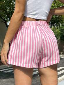 SHEIN 女款夏季字母印花短袖上衣與條紋短褲休閒日常兩件套 - 白色 - 查看 8