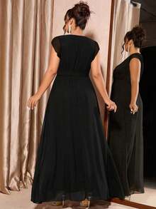 Cravure Plus Size Solid Color Elegant Waist Cinched Party Dress - Black and White - View 2