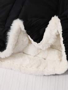 SHEIN 女童休閒端莊圖案梭織布料加極地抓絨內裡連帽短版填充外套，寬鬆版型，冬季校園學生穿著，黑白配色 - 黑色 - 查看 11